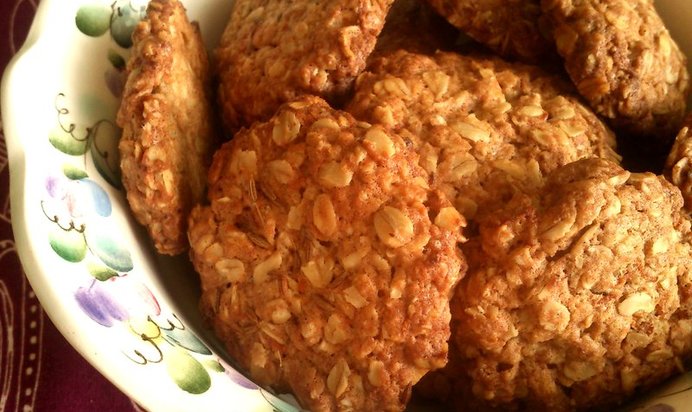 Мягкое овсяное печенье с изюмом (Chewy oatmeal raisin cookies)