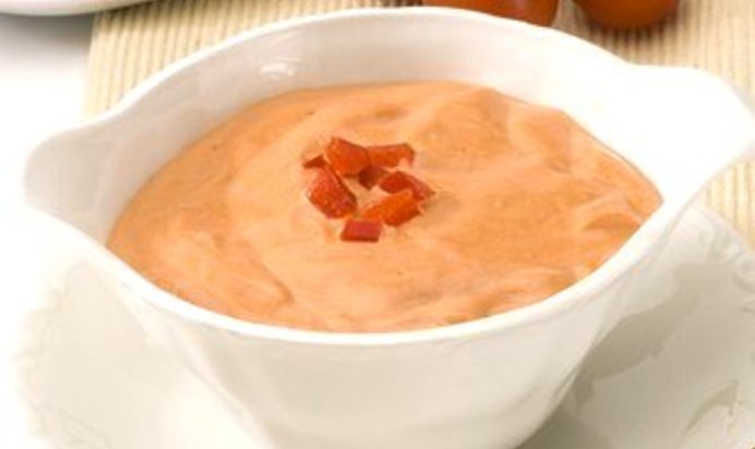 Салатная заправка из козьего сыра и томатов