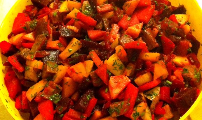 Салат с селедкой и свеклой