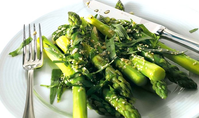 Салат из спаржи с эстрагоном