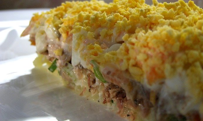 Салат Мимоза с сайрой