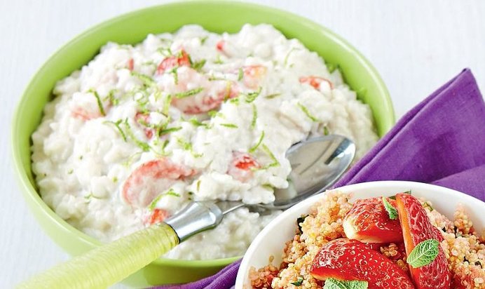 Рисовая каша с клубникой и кокосовым молоком