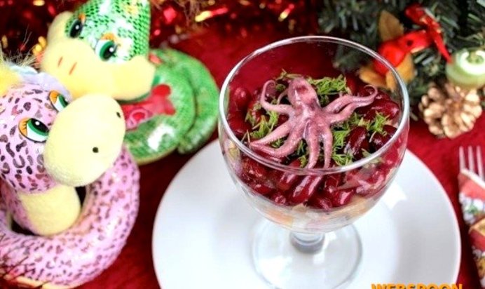 Салат «Новогодняя история»