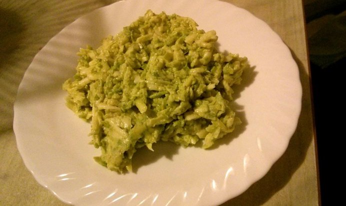 Салат с авокадо и сыром