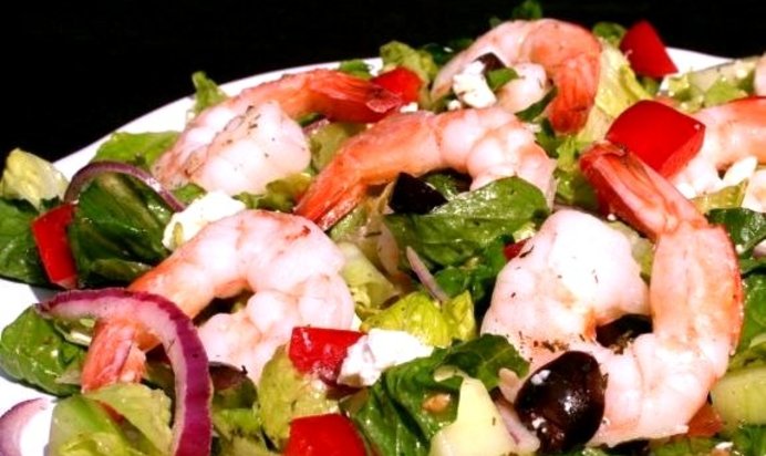 Греческий салат с креветками