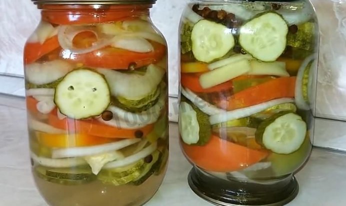 Салат ассорти огурцы помидоры перец лук на зиму