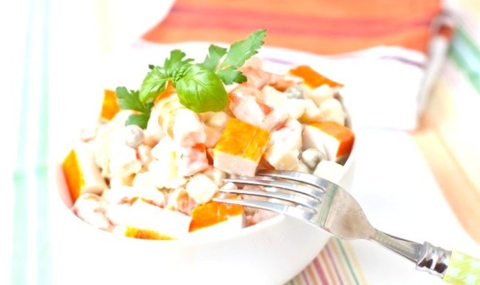 Крабовый салат с креветками