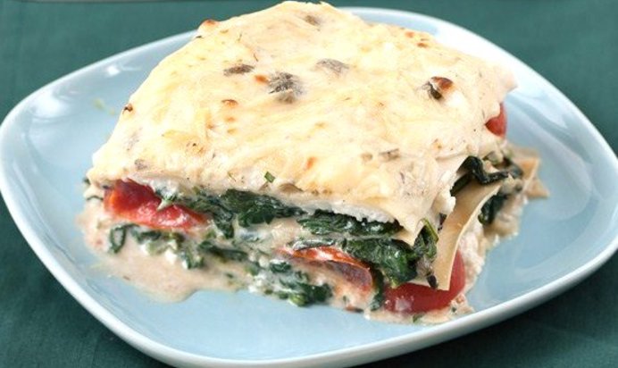 Лазанья с рикоттой, шпинатом и черри