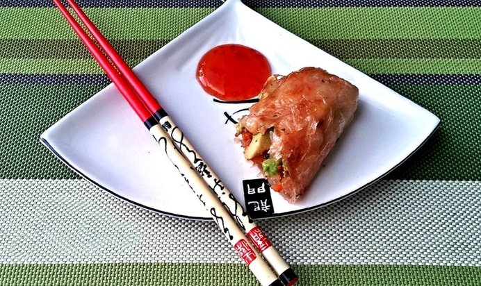 Спринг-роллы с креветкой и авокадо