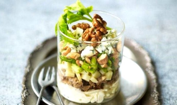 Салат с орешками