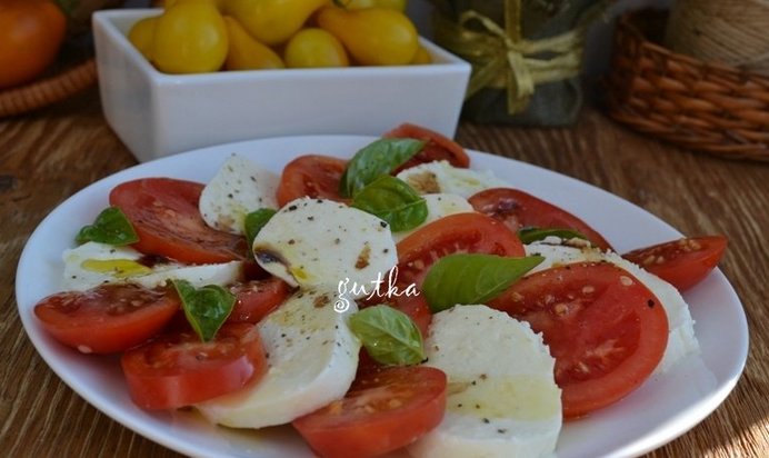 Салат Капрезе