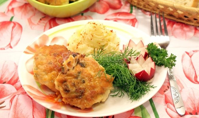 Фруктовый салат с изюмом