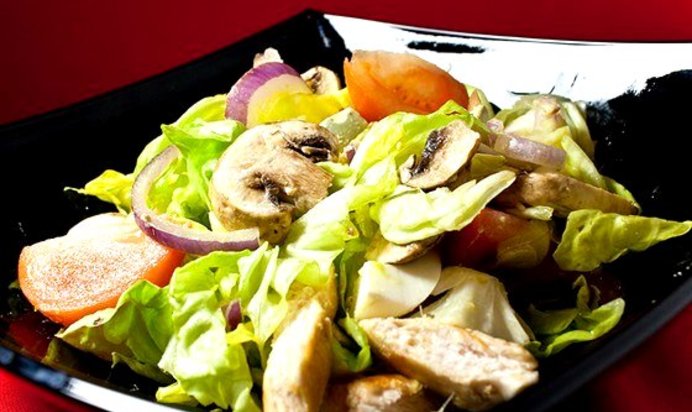 Салат «Цезарь» с портобелло