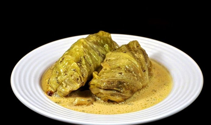 Запеченные голубцы в сметанном соусе