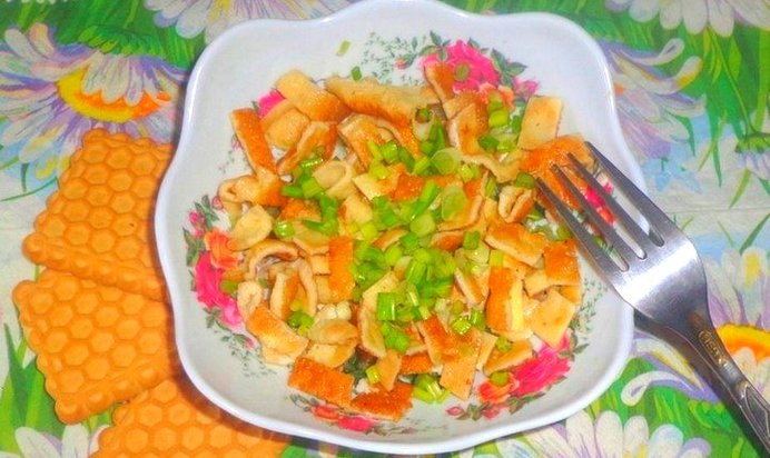 Салат со свежим огурцом и мясом