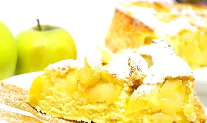 Шарлотка на молоке