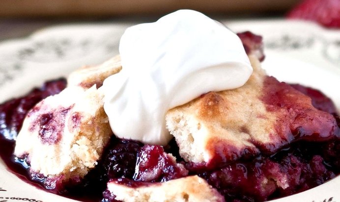 Ягодный коблер