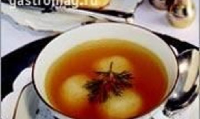 Бульон с манными клецками (нокелями)