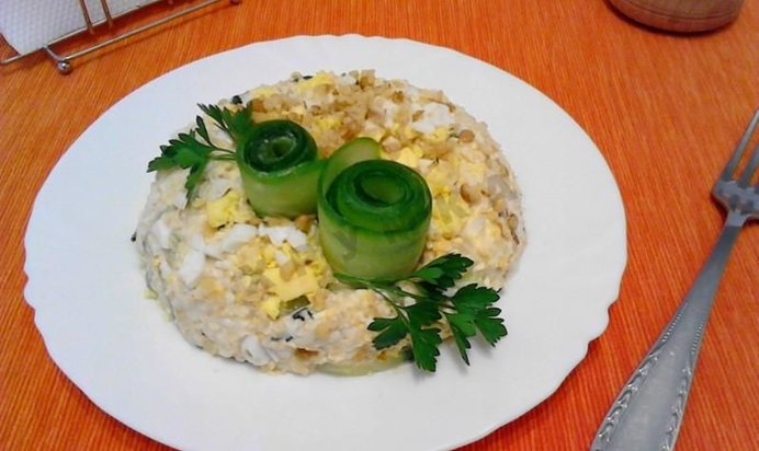 Салат с сыром грецкими орехами