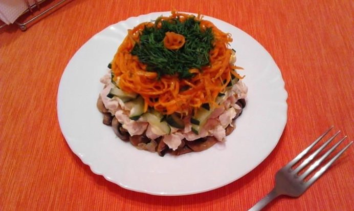 Салат Восторг с корейской морковью