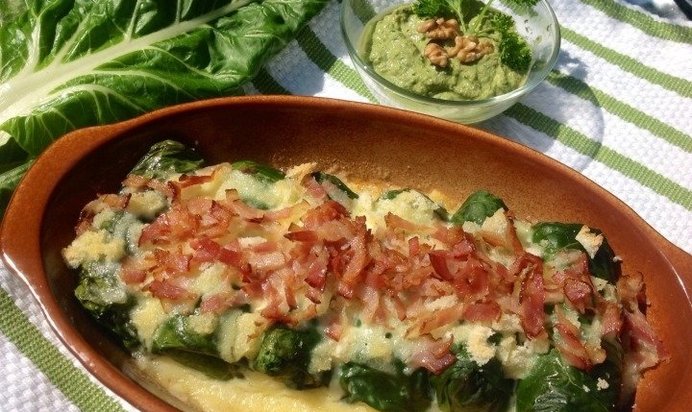 Запеченные голубцы из мангольда