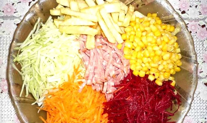 Салат Козел в огороде