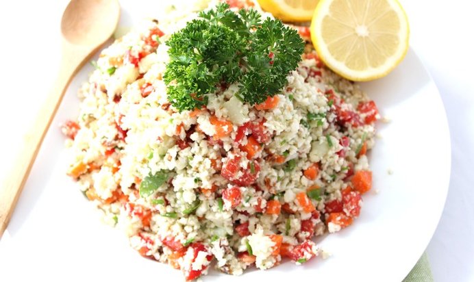 Салат из сырой цветной капусты