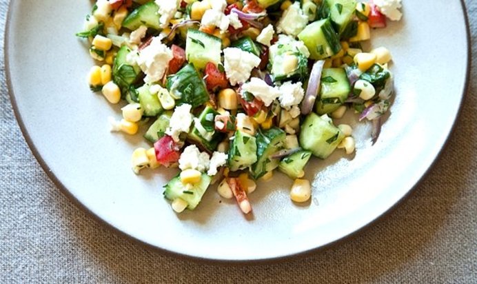 Салат из сладкой кукурузы