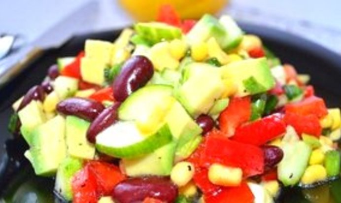 Салат с фасолью консервированной