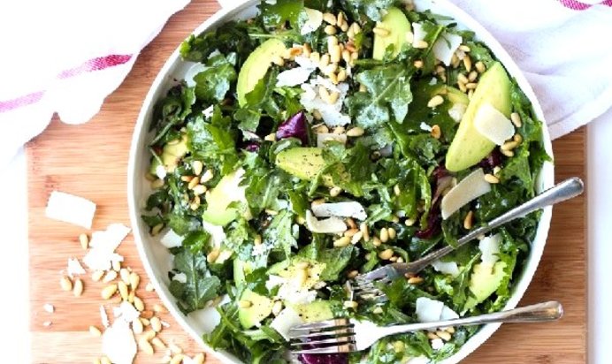 Салат с кедровыми орешками