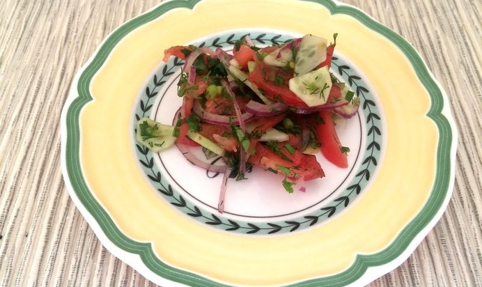 Витаминный салат с зеленью