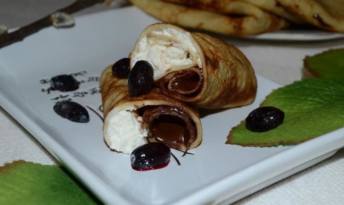 Блины с двойной начинкой дрожжевые