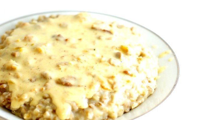 Перловка с соусом