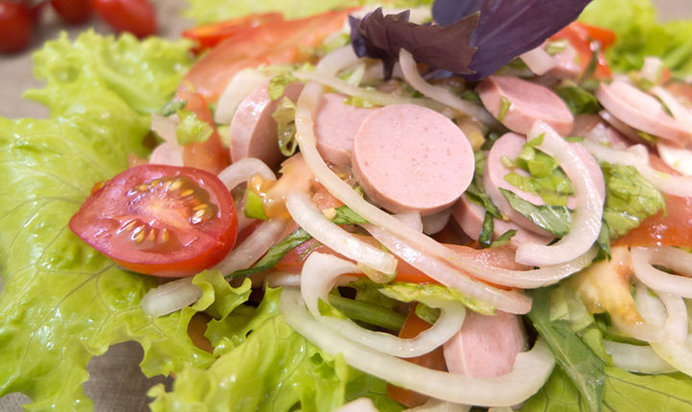 Салат с редисом и яйцом