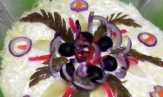 Салат со шпротами Люция