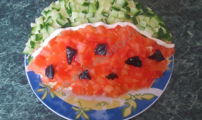 Салат Арбузная долька с курицей