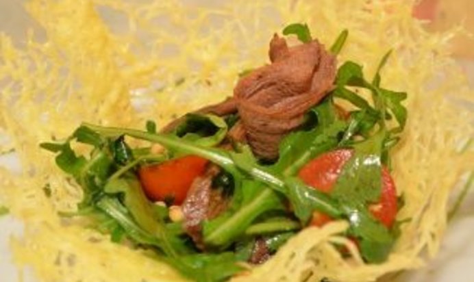 Салат Сырное лукошко