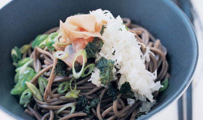 Салат из лапши соба