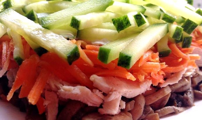 Салат Восторг с корейской морковью