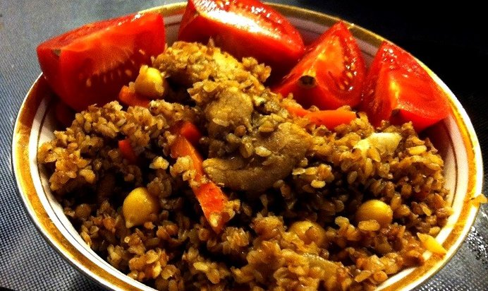 Плов из гречки с курицей