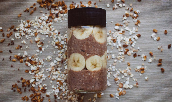 Овсянка в банке