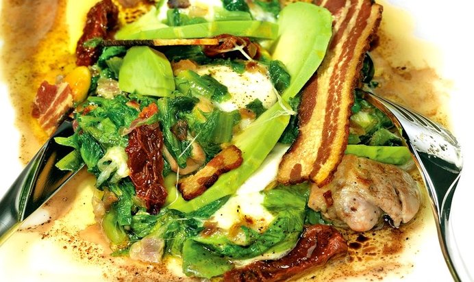 Теплый салат с куриной грудкой