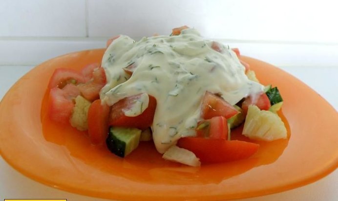 Салат с куриным мясом и цветной капустой