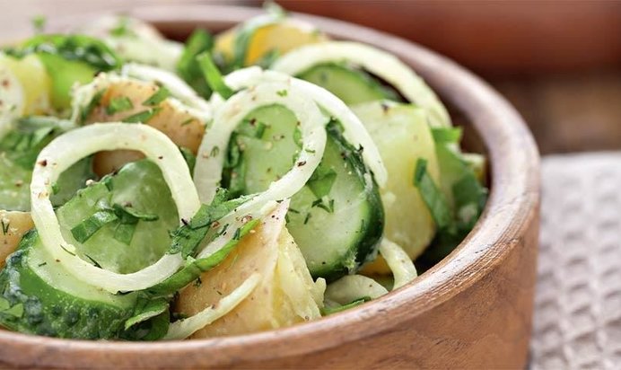 Картофельный салат с щавелем