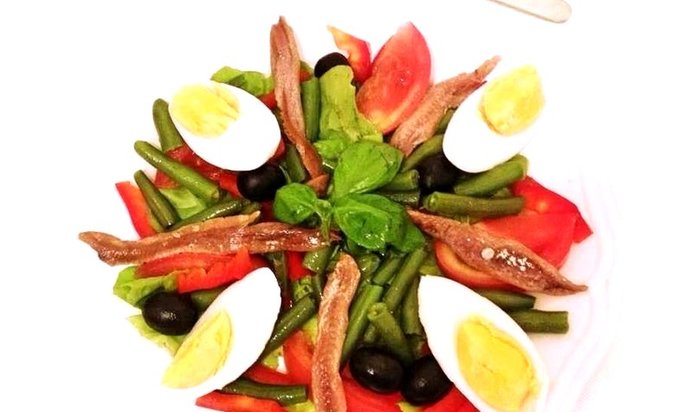 Слоеный салат нисуаз