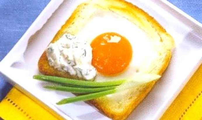 Яичница по-французски