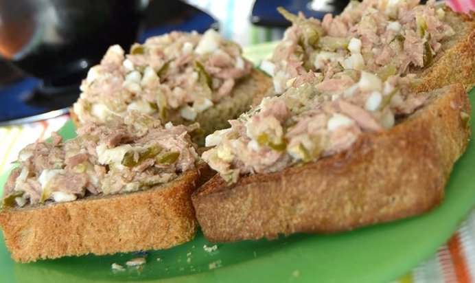 Тосты с рыбой