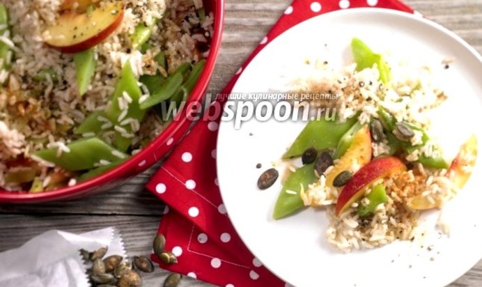 Рисовый салат с фасолью и нектаринами