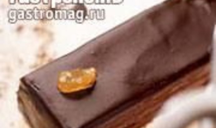 Шоколадное пирожное с изюмом