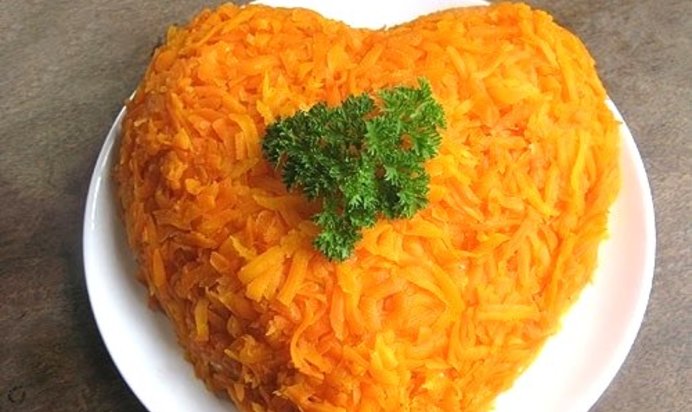 Салат в виде сердца